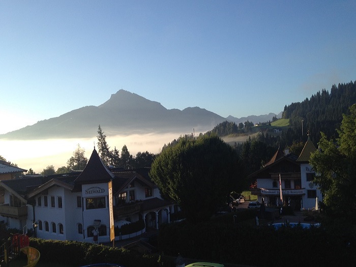 Sommerurlaub in Tirol und ein beeindruckender Blick aus dem Fenster