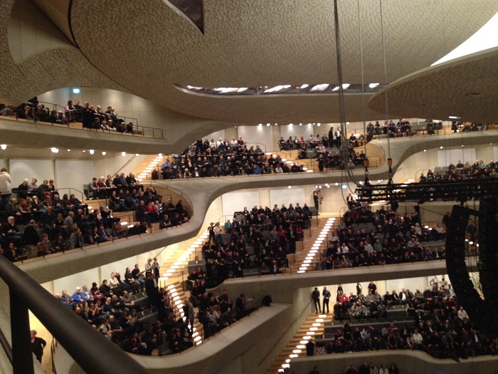 Neubauten: so sieht der große Konzertsaal der Elbphilharmonie aus