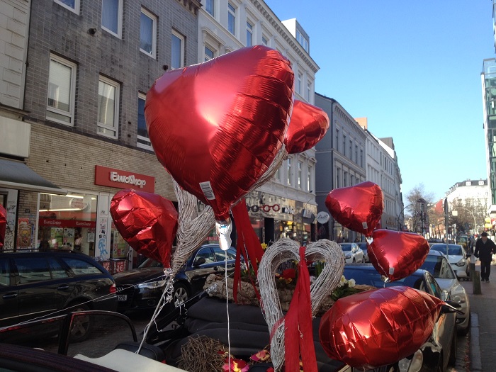 Valentinstag mit blauem Himmel